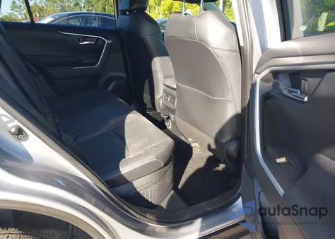 2023 Toyota Rav4 Hybrid Xle Premium z USA, uszkodzony, nr VIN JTMB6RFV8PD083629
